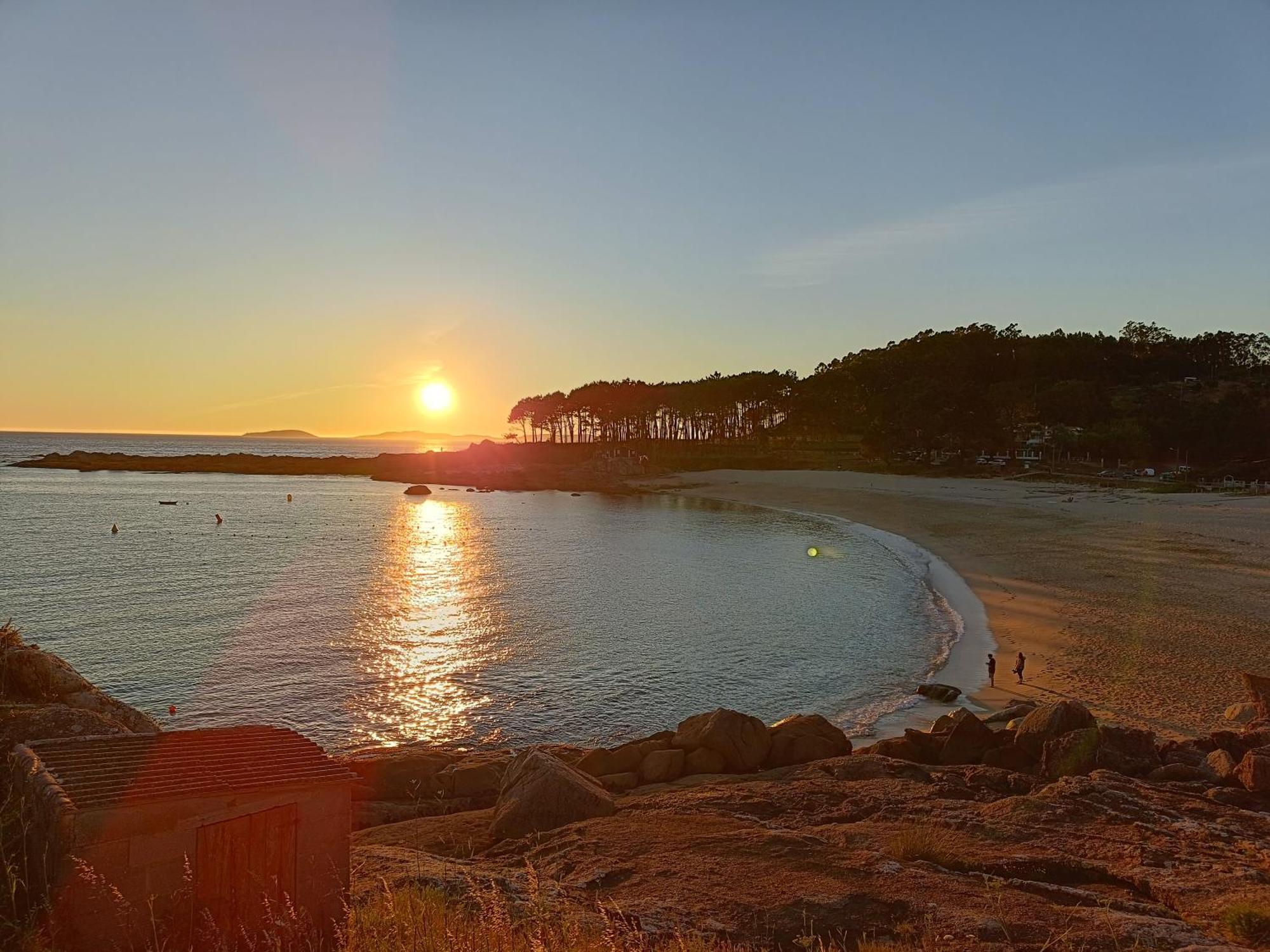 カンガス・デ・モラソPiso Vacacional En La Playa De Rodeiraアパートメント エクステリア 写真